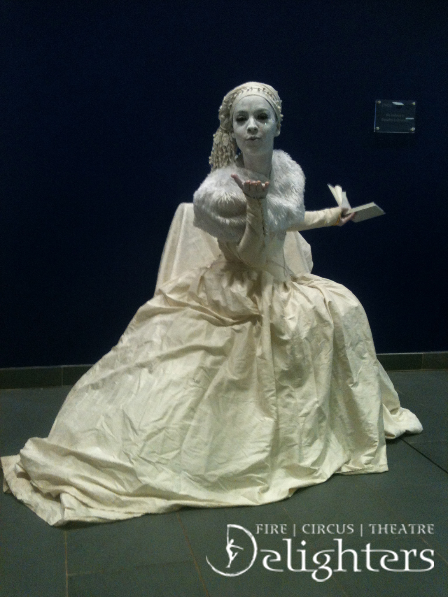 Human Statues, Living Statues DeLighters